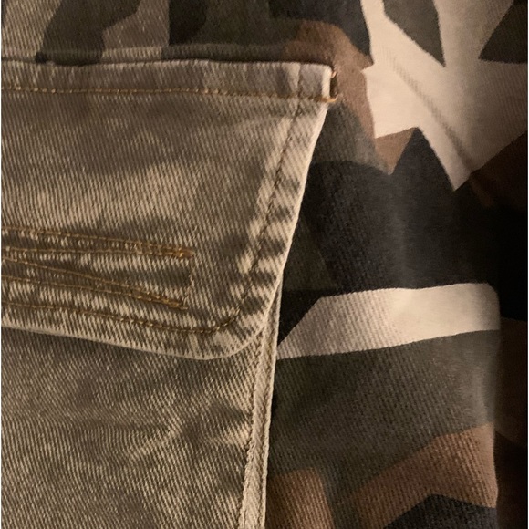 NWT ✅ REHAB LAB CAMO CARGO JEANS - Picture 6 of 8